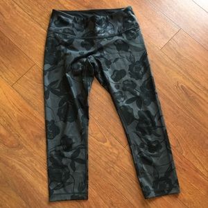 EUC lululemon crops